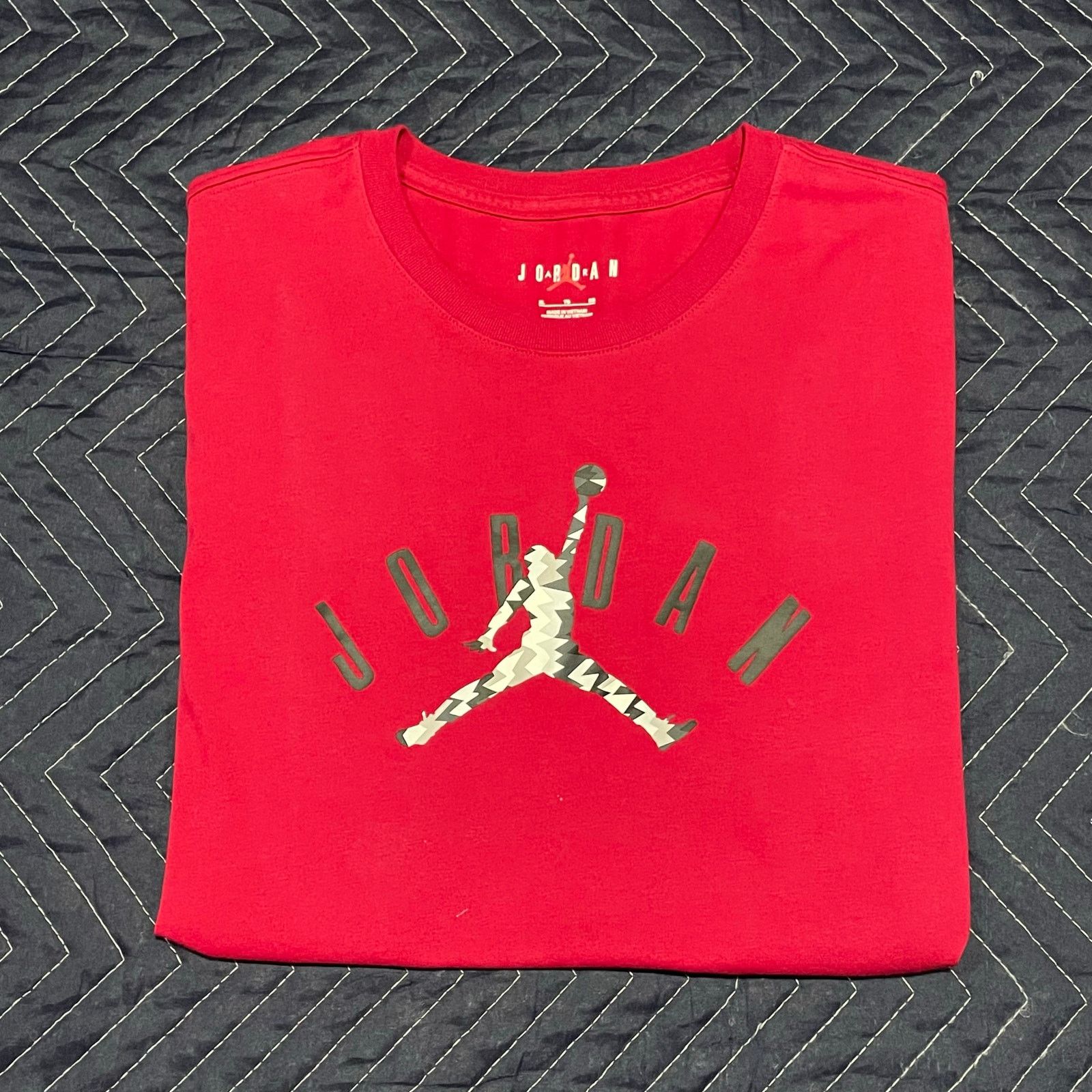 Other Jordan Light Maroon Tee Size US XL / EU 56 / 4 - 7 Thumbnail