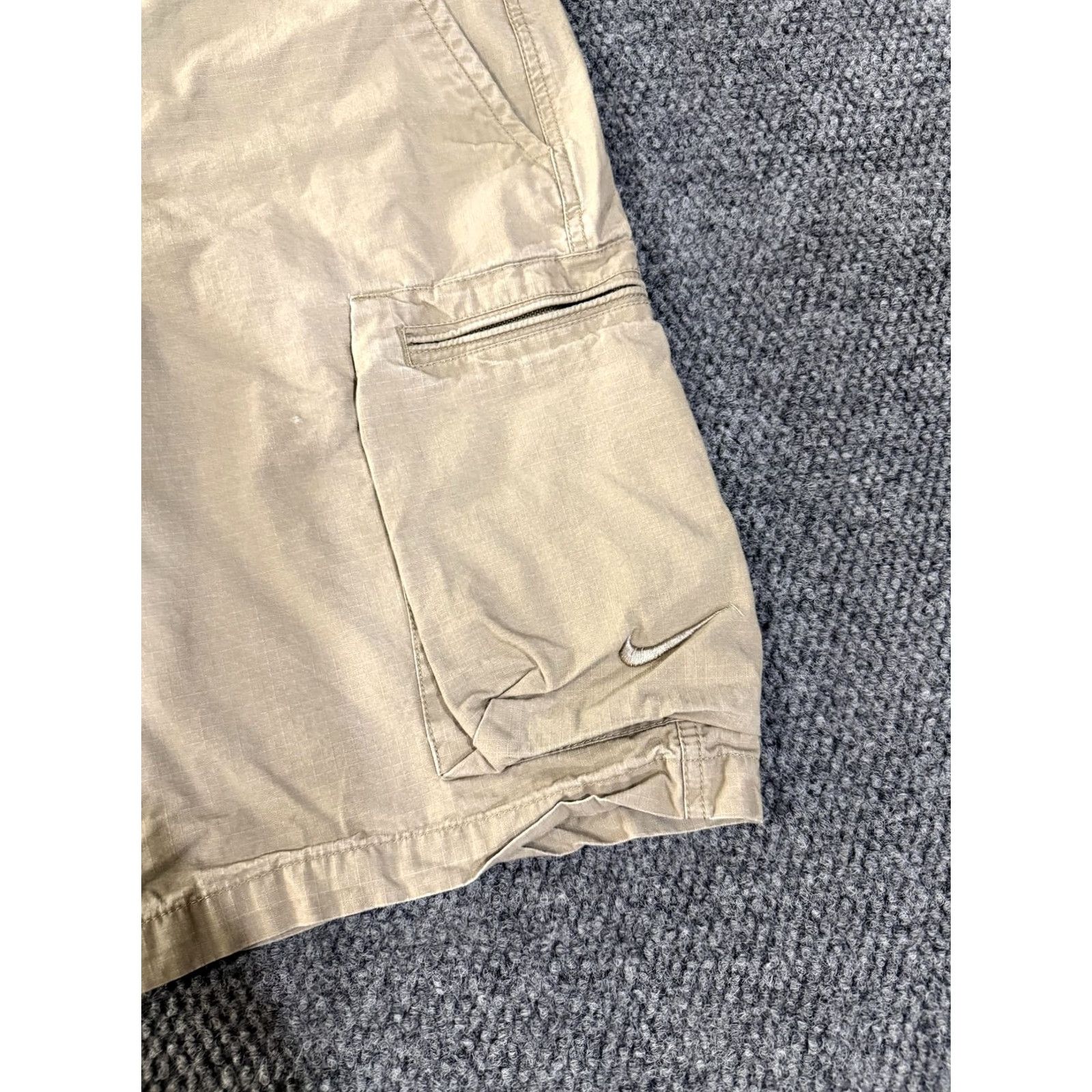 Nike Nike Cargo Shorts Mens 36 Beige Cotton Canvas Relaxed Fit Pockets Casual Size US 36 / EU 52 - 5 Thumbnail