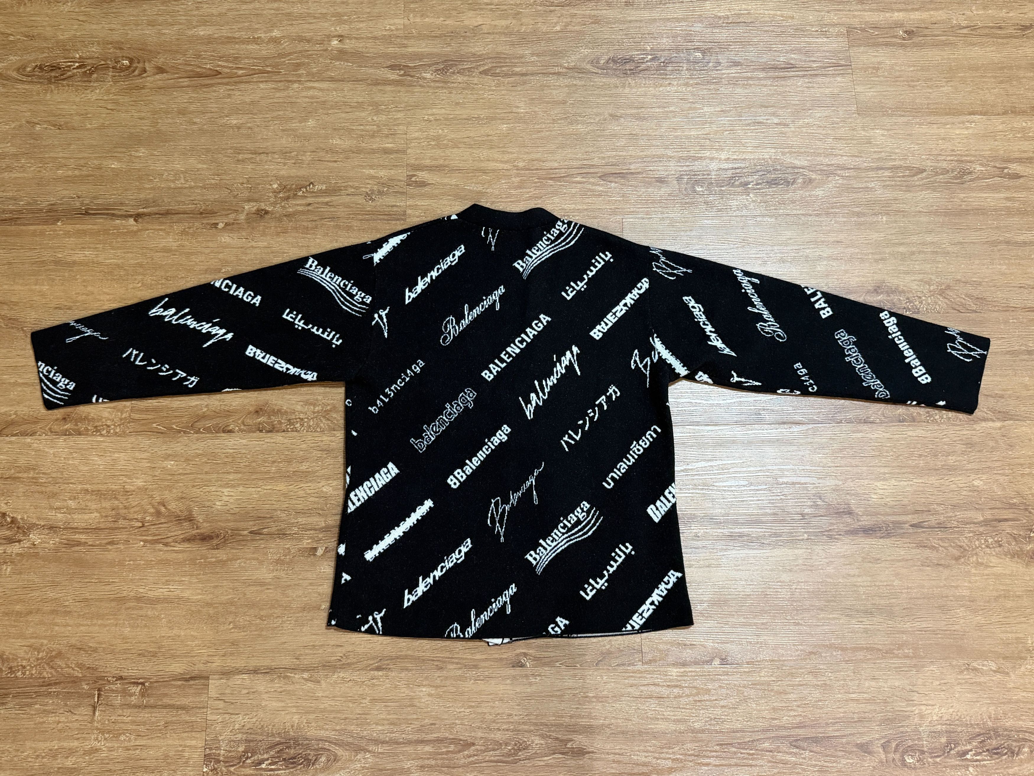 Balenciaga Balenciaga All-Over Logo Cardigan Size XS / US 0-2 / IT 36-38 - 2 Thumbnail