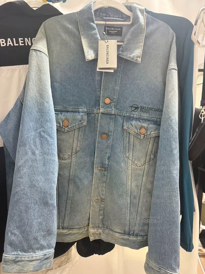 Balenciaga Balenciaga Embroidered Front & Back Logo Denim Jacket S Si Size US S / EU 44-46 / 1 - 2 Thumbnail