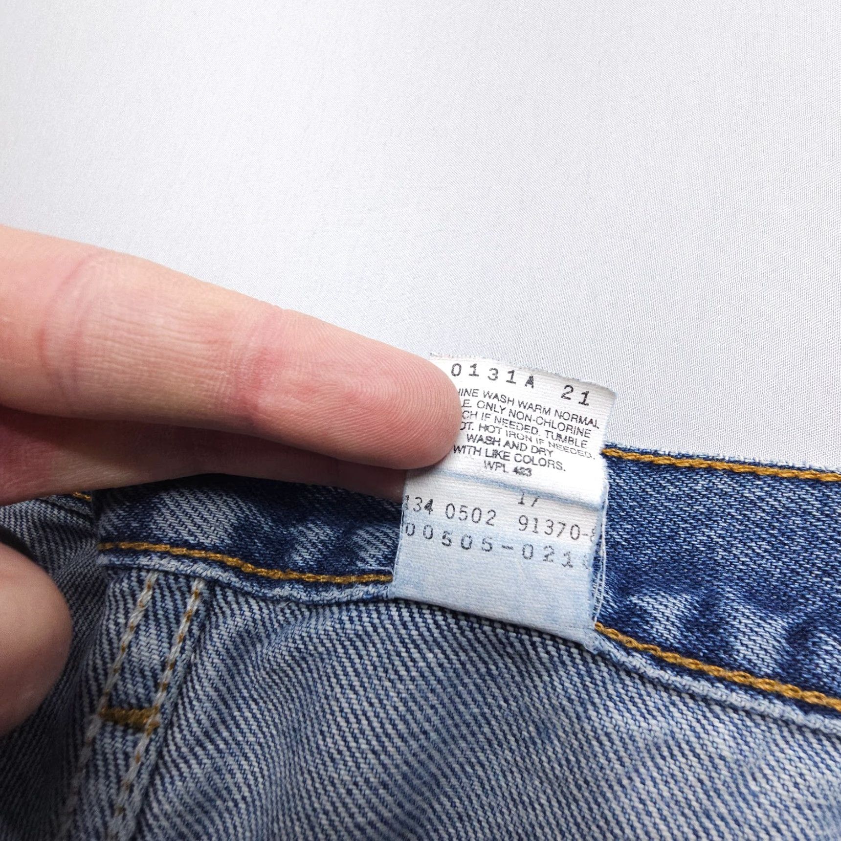 Levi's VINTAGE Levi's 505 Jeans Mens 40 x 29 Blue Dark Rigid Straight 5-Pocket Denim Cotton Regular Classic American Size US 40 / EU 56 - 4 Thumbnail