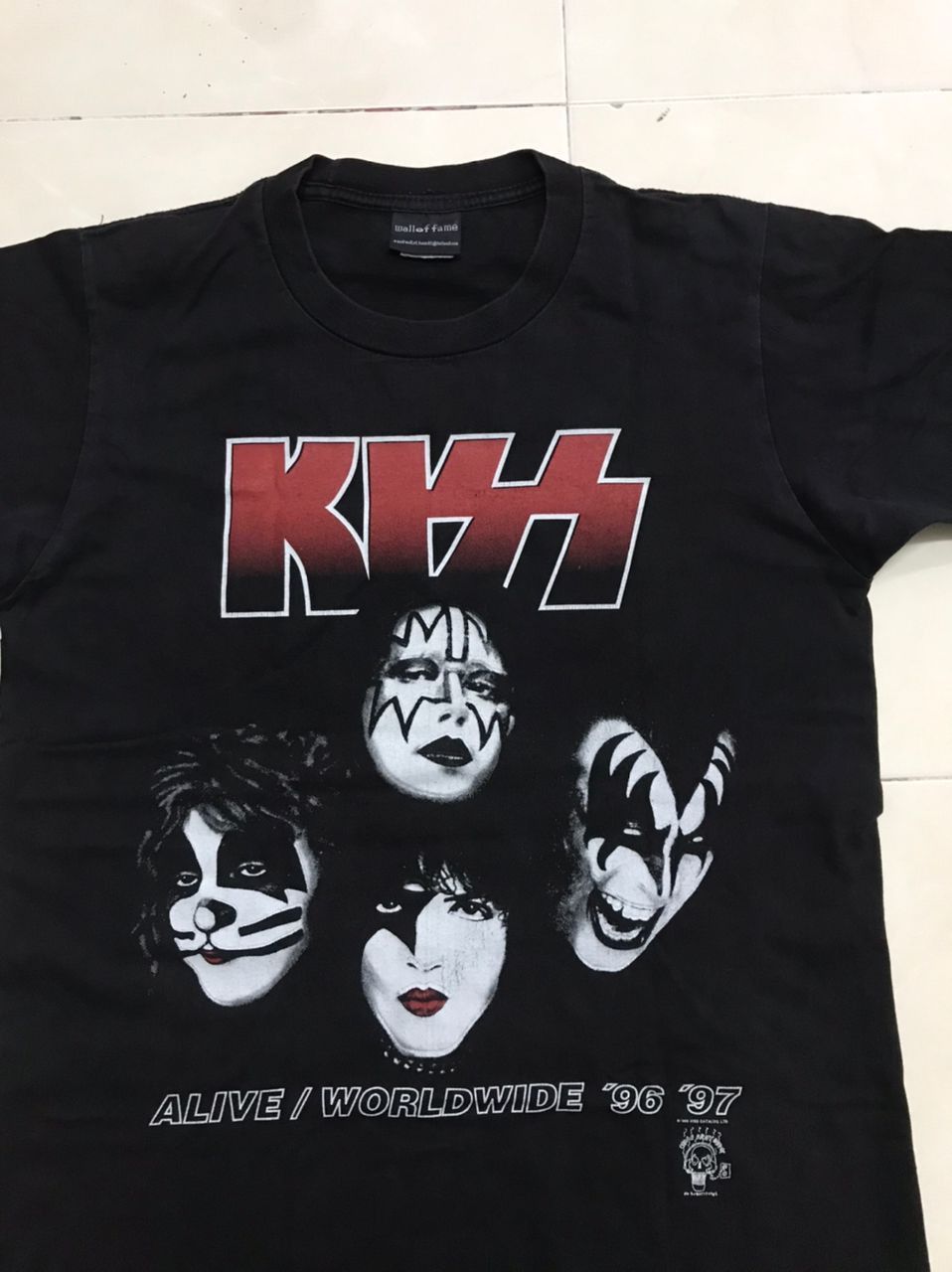 Band Tees VINTAGE 90s KISS ALIVE WORLDWIDE 96/97 CONCERT TOUR BAND Size US M / EU 48-50 / 2 - 2 Thumbnail