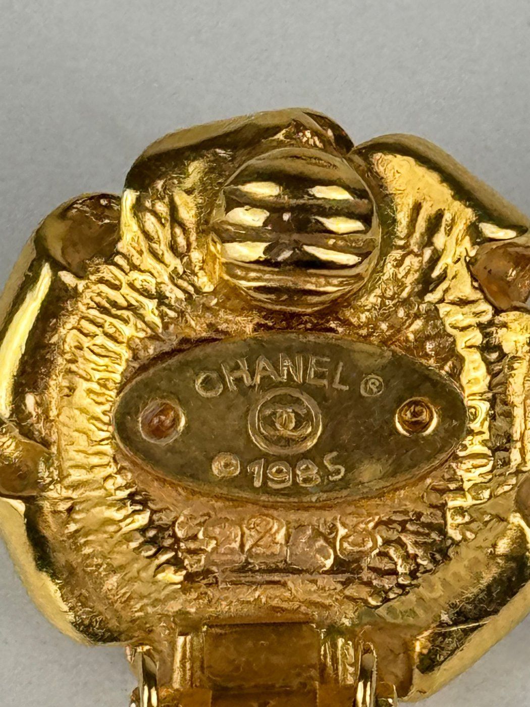 Chanel Chanel Faux Pearl Clip-ons Size ONE SIZE - 14 Thumbnail