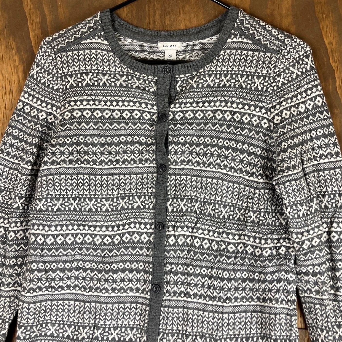Vintage VINTAGE L.L. Bean Womens Cardigan Gray White Fair Isle Button Front Cashmere XS Sweater Size XS / US 0-2 / IT 36-38 - 2 Thumbnail