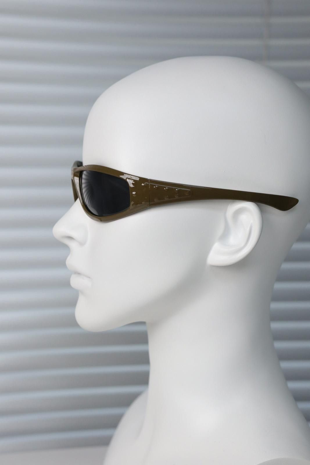 Japanese Brand Y2k Avant Garde Futuristic Sunglasses Black Brown Unisex OS Size ONE SIZE - 4 Thumbnail