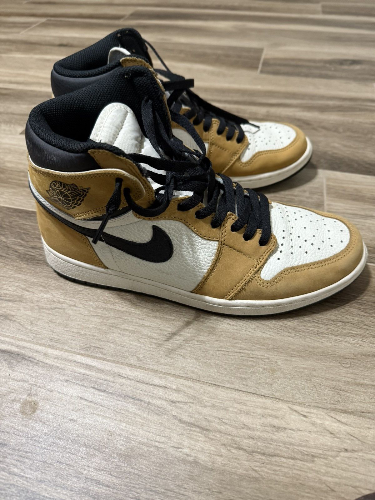 Nike Jordan 1 retro high Rookie of the year Size US 10.5 / EU 43-44 - 4 Thumbnail