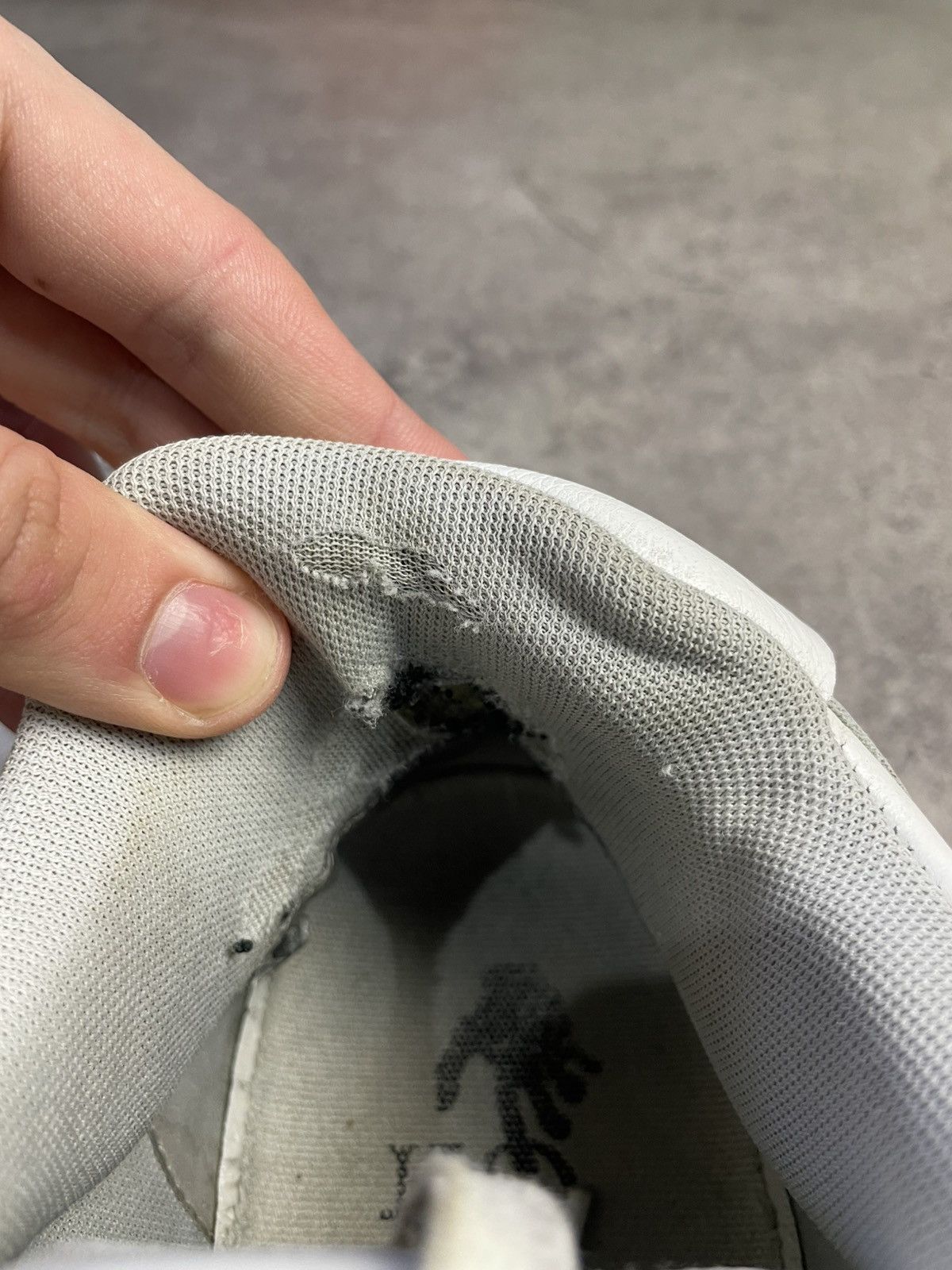 Off-White Off-White Out of Office For Walking size 46 size 13 Size US 13 / EU 46 - 15 Thumbnail