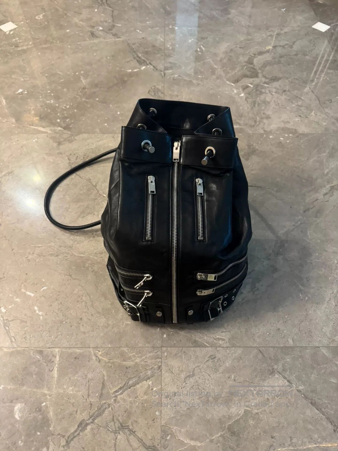 Saint Laurent Paris Saint Laurent Black Leather Bucket Backpack. Size ONE SIZE - 1 Thumbnail