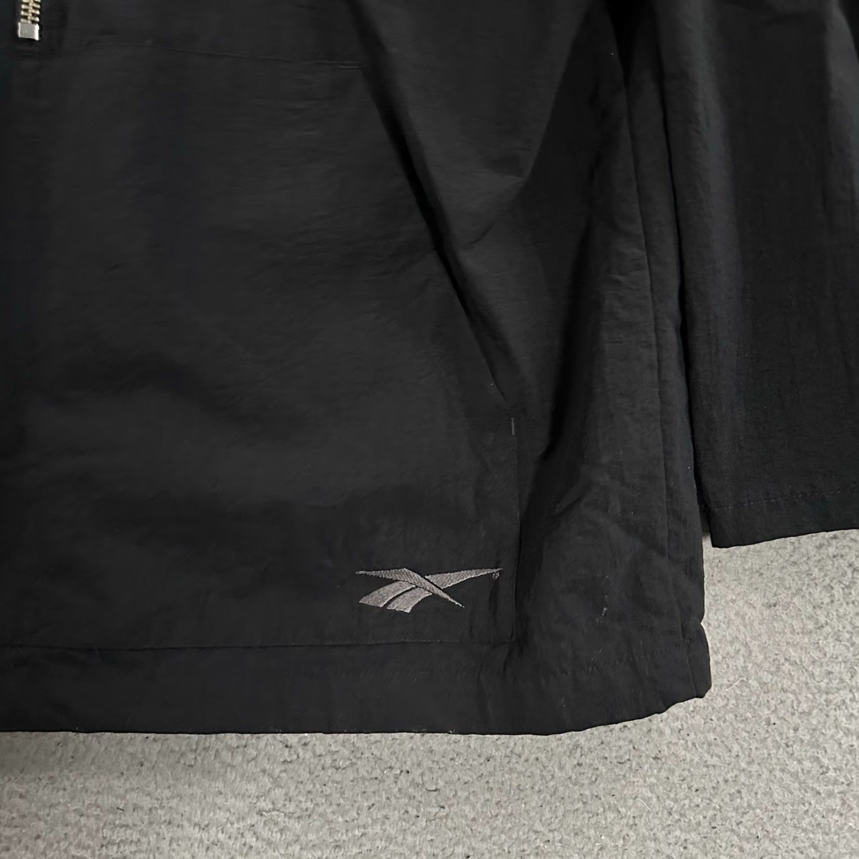 Reebok VINTAGE Reebok Jacket Windbreaker Mens Black Size S Half Zip 100% Nylon Size US S / EU 44-46 / 1 - 6 Thumbnail