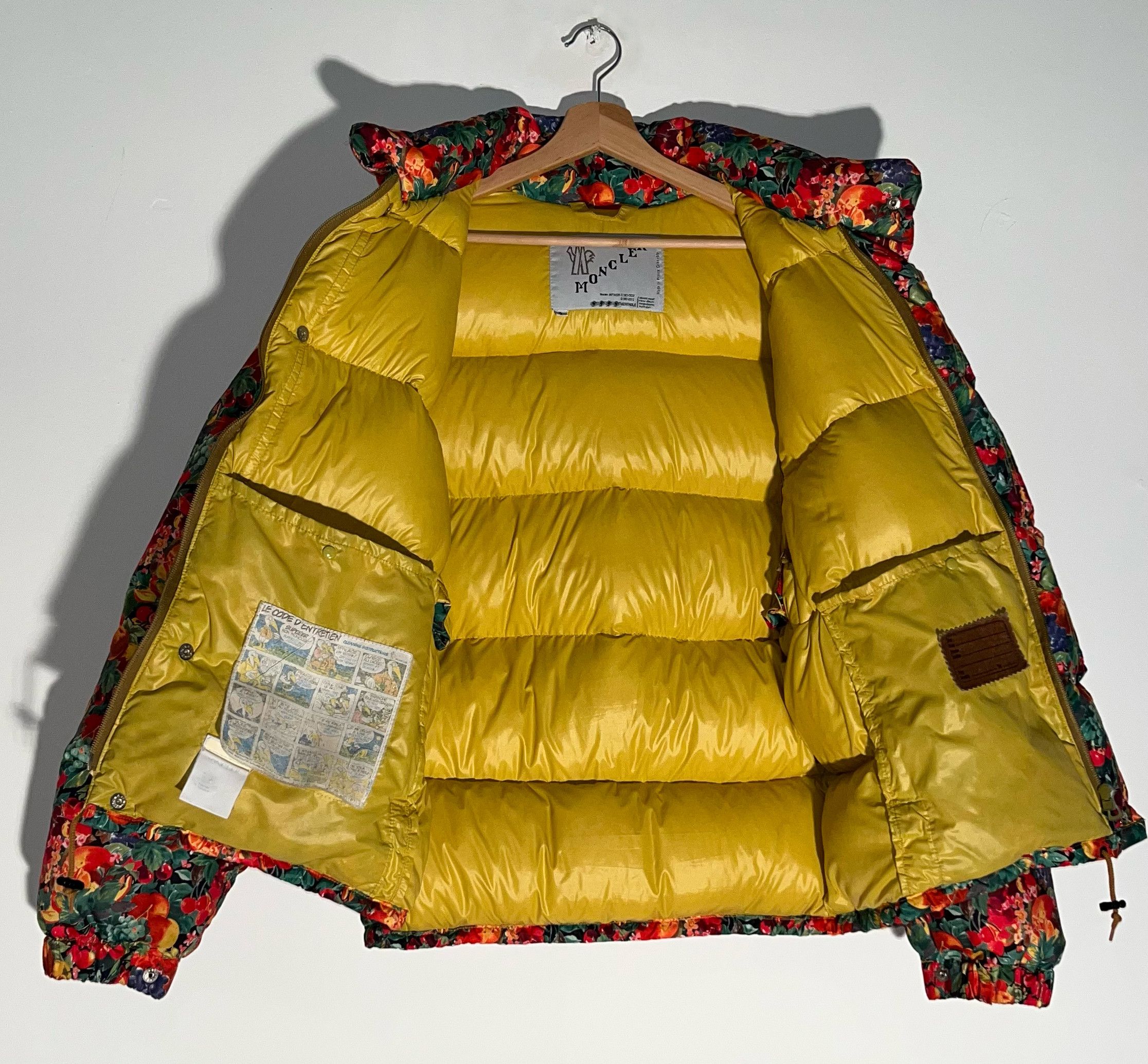 Moncler Moncler floral puffer jacket Size US M / EU 48-50 / 2 - 22 Thumbnail