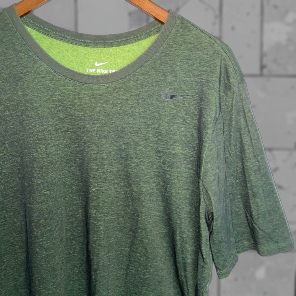 Nike Nike Tee Dri-Fit Green Athletic Tee Mens Size L Size US L / EU 52-54 / 3 - 1 Thumbnail