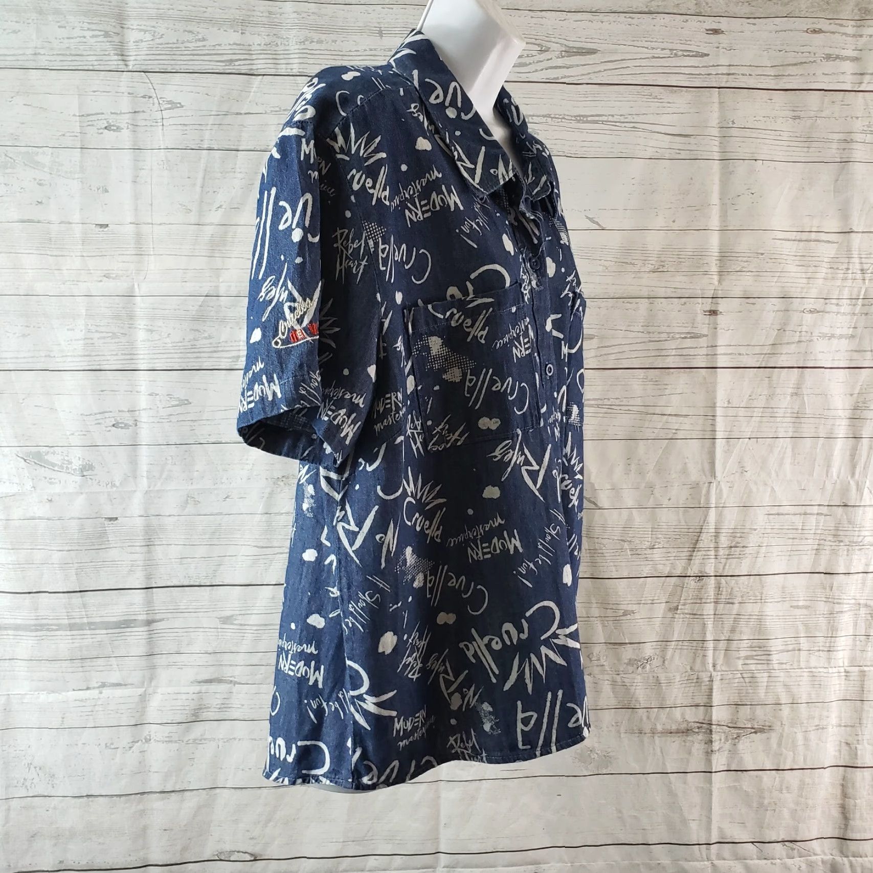 Disney Disney Womens Button Front Shirt XL Blue Chambray Denim Short Sleeve Cruella Theme Size XL / US 12-14 / IT 48-50 - 3 Thumbnail
