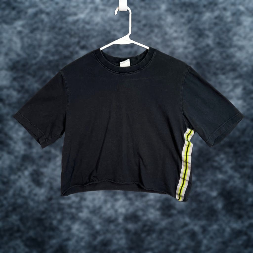 Urban Outfitters Urban Outfitters Womens Crop Top S Black Neon Stripes Crew Neck Short Sleeve Casual Summer Cropped Adult Womens Small Size S / US 4 / IT 40 - 1 Thumbnail