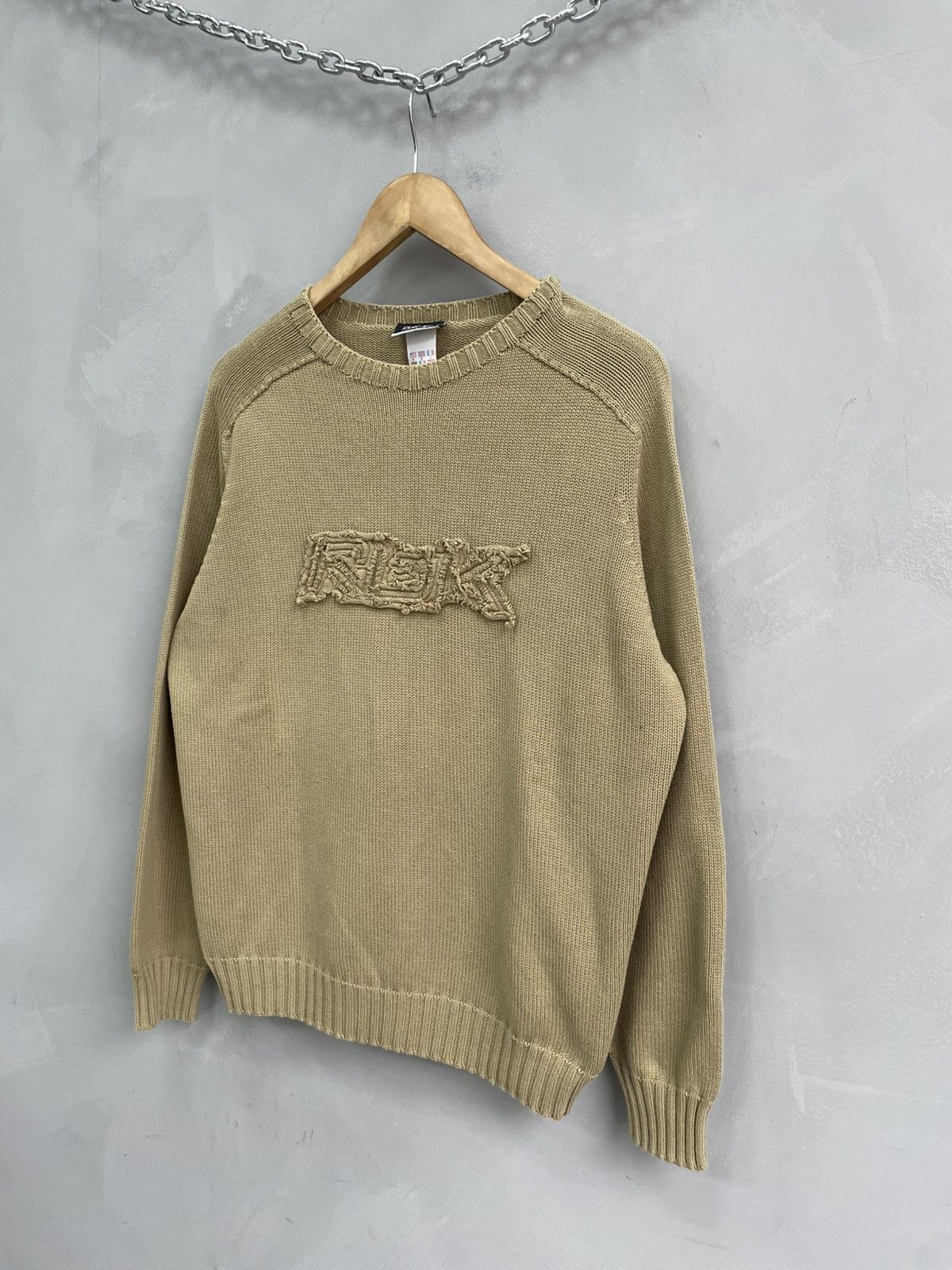 Reebok Retro reebok central logo sweater sweatshirt y2k Size US L / EU 52-54 / 3 - 2 Thumbnail