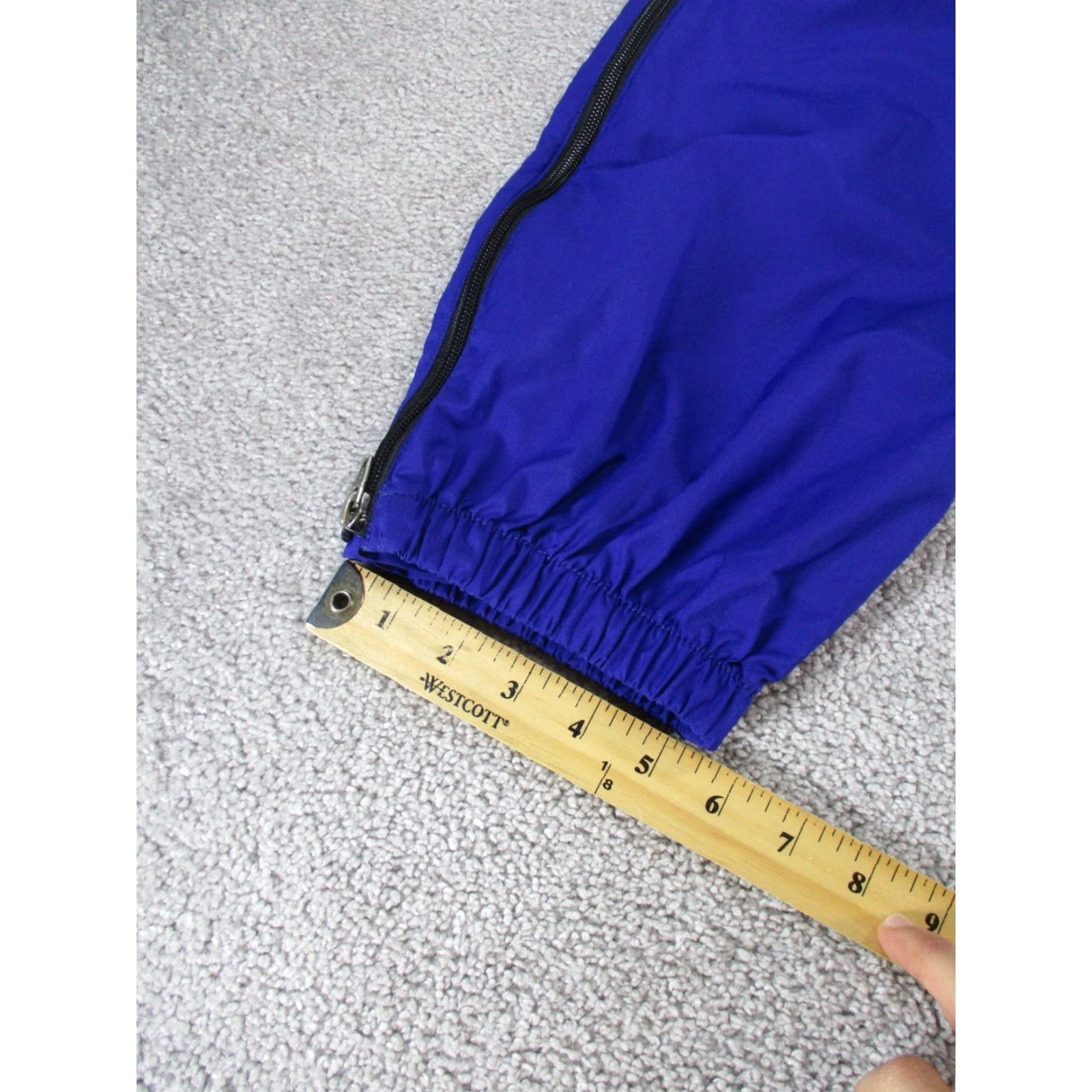 The North Face The North Face Joggers Womens M Indigo Purple Windbreaker Color: Purple Activewear Hiking, Walking Mens Womens Girls (adjust). Size 32" / US 10 / IT 46 - 6 Thumbnail