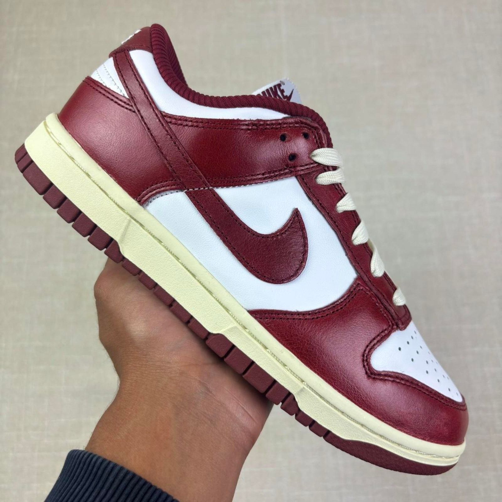 Nike 💋 2023 Nike Dunk Low “Vintage Team Red” 7W Size US 7 / IT 37 - 1 Thumbnail