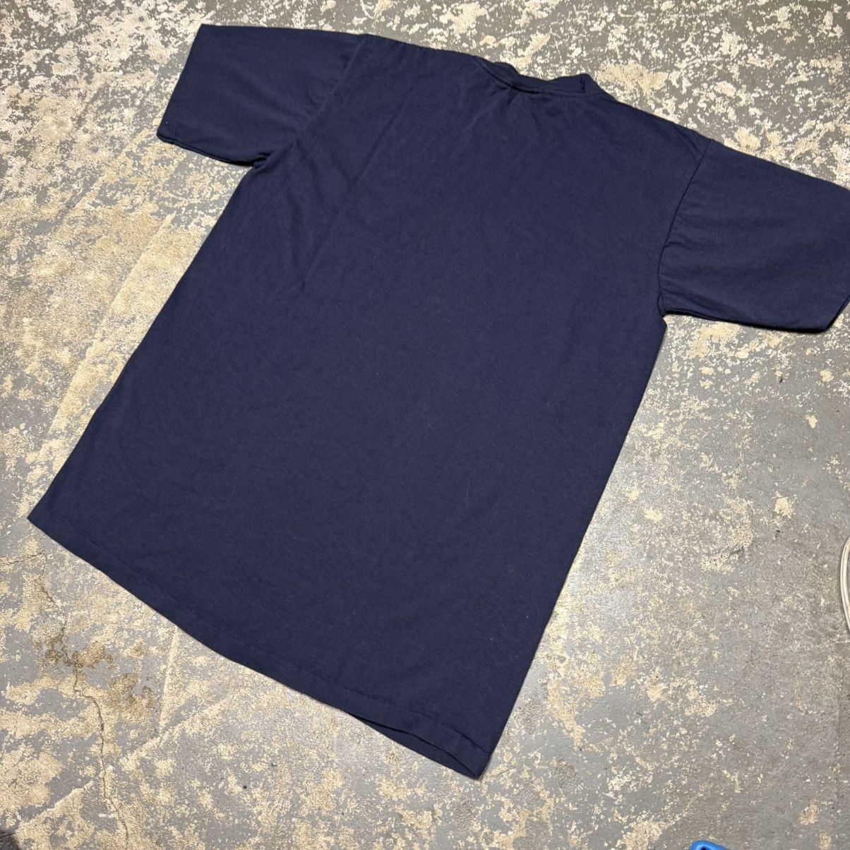 Nutmeg Vintage Nutmeg Mills Navy Blank 90s Single Stitch Tshirt USA Size US L / EU 52-54 / 3 - 9 Thumbnail