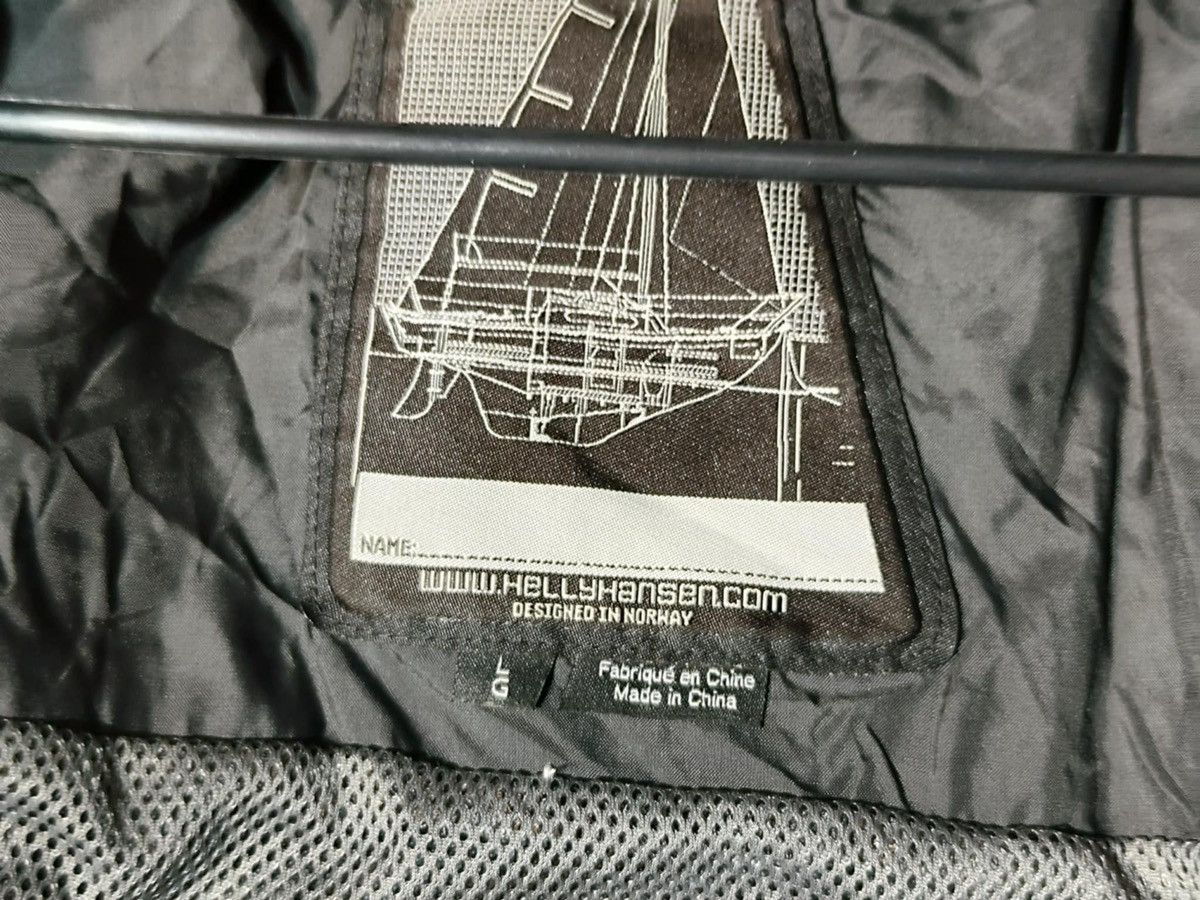 Helly Hansen Helly Hansen Sailing jacket waterproof size L Size US L / EU 52-54 / 3 - 11 Thumbnail