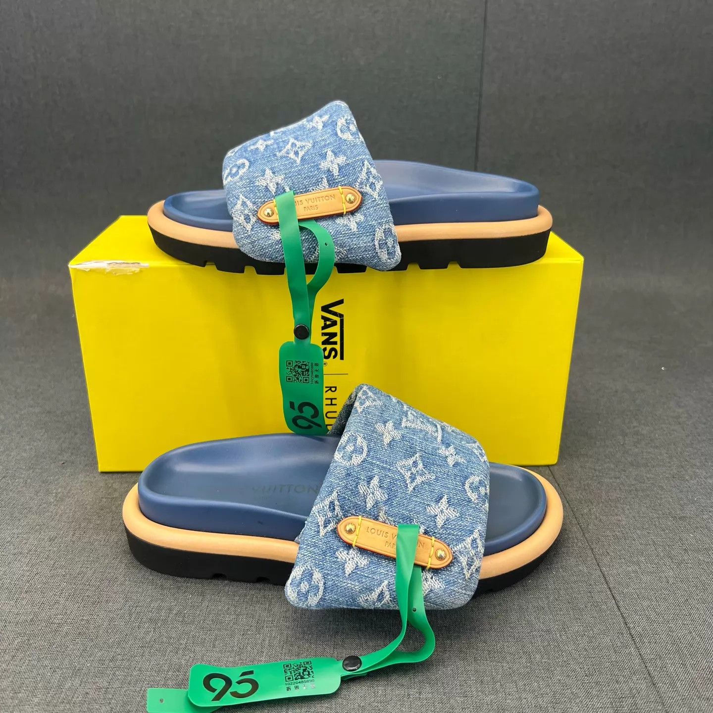 Louis Vuitton LV Pool Pillow Blue Denim Slippers 35 Original Box Size US 4.5 / IT 34.5 - 3 Thumbnail