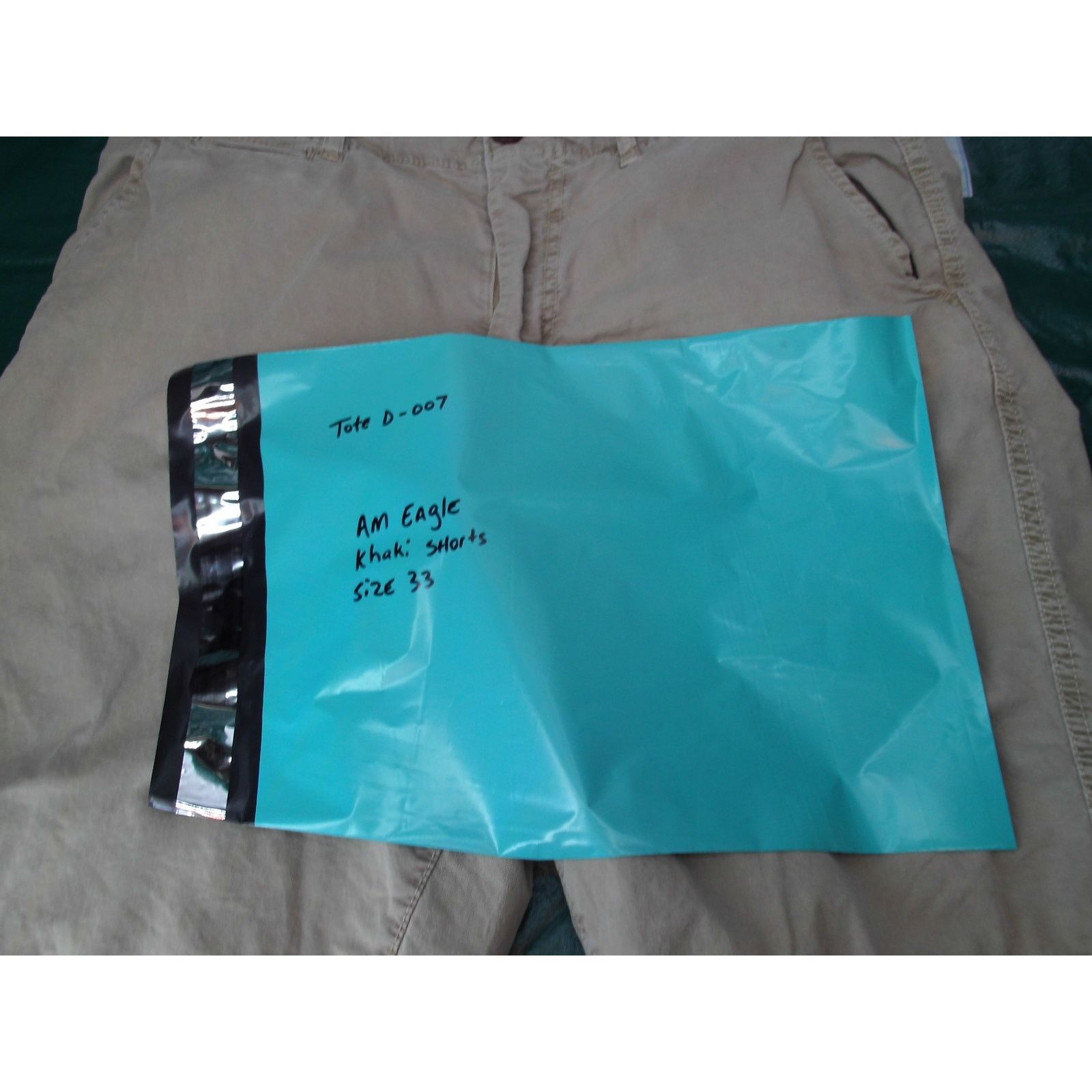 American Eagle Outfitters American Eagle Khaki Shorts Size 33 Next Flex Long Length Size US 33 - 6 Thumbnail