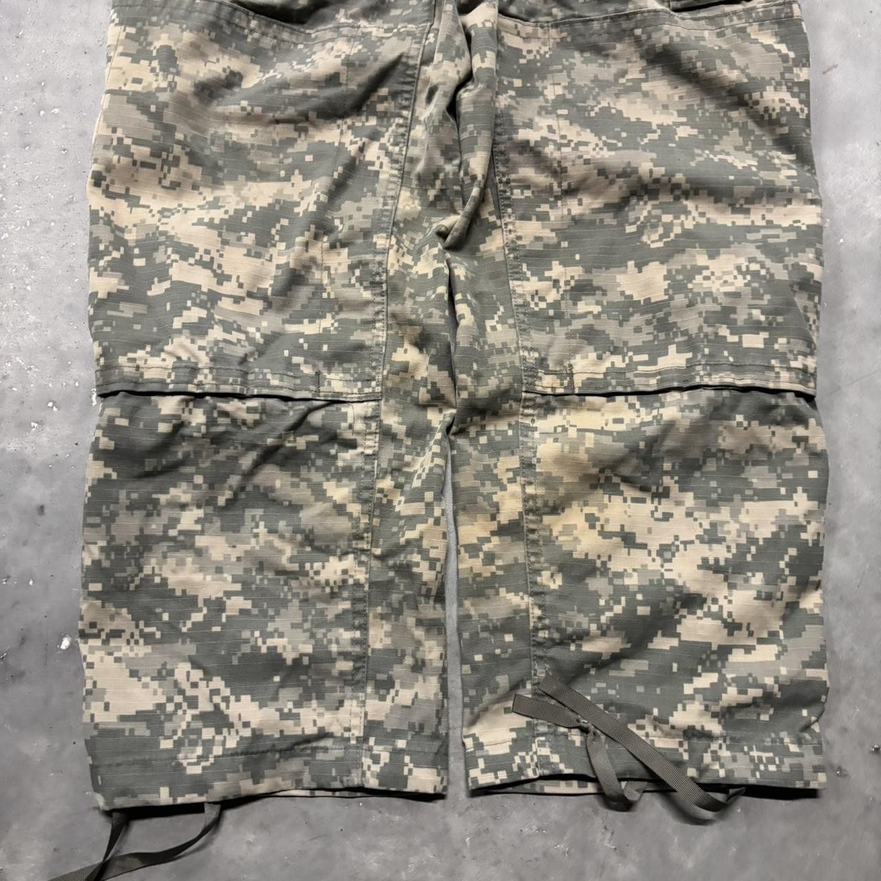 Japanese Brand × Vintage Crazy Vintage Y2K/2000s Military Camo Streetwear Cargo Pants! Size US 29 - 6 Thumbnail