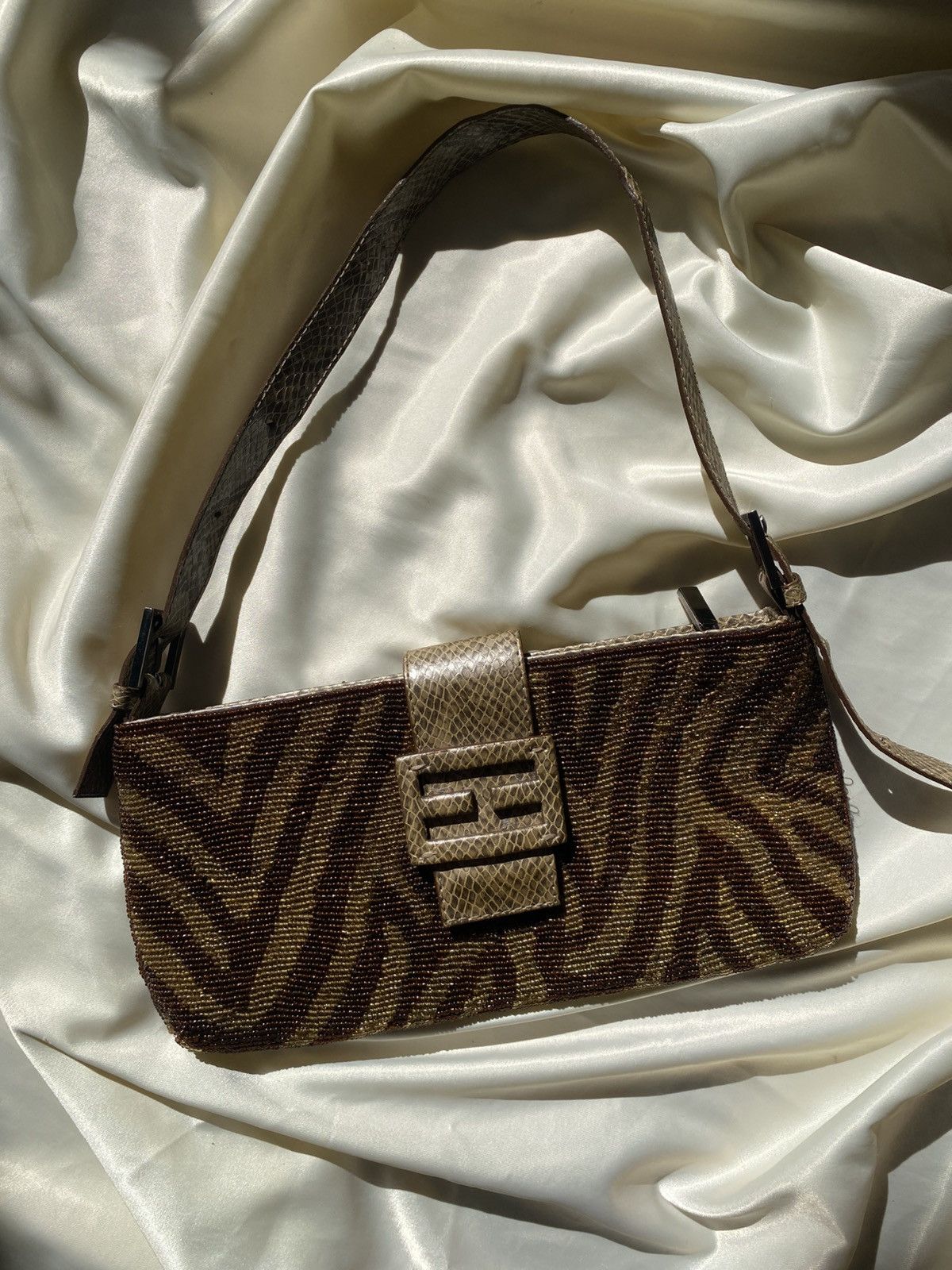 Vintage Vintage petite shoulder bag with tiger patterns Size ONE SIZE - 1 Thumbnail