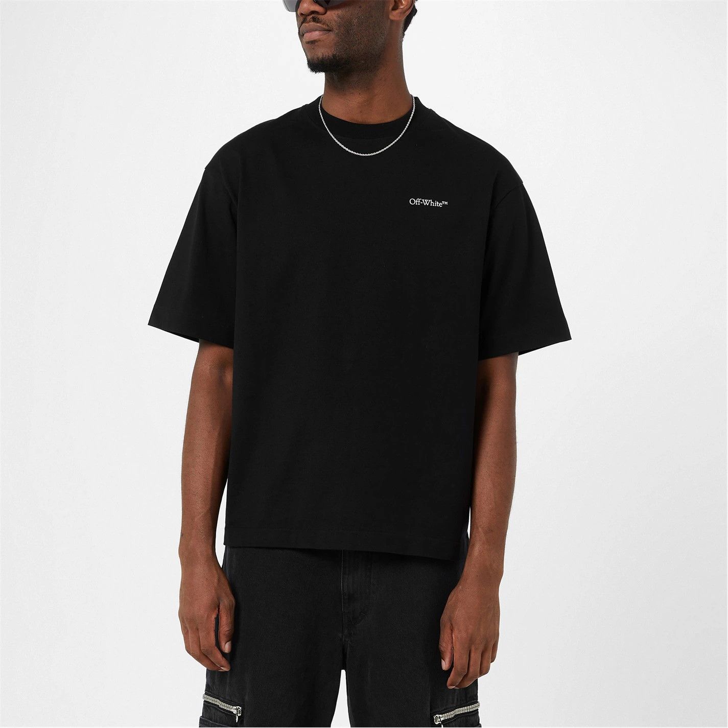 Off-White o1g2r1mq0226 T-Shirt In Black Size US XS / EU 42 / 0 - 5 Thumbnail