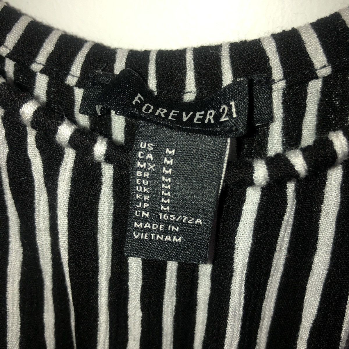Forever 21 Forever 21 Black & White Off The Shoulder Striped Romper Size 30" / US 8 / IT 44 - 4 Thumbnail