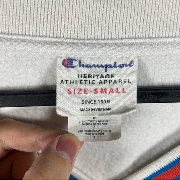 Champion × Urban Outfitters × Vintage Champion Vintage UO Exclusive Fleece V-Neck Sweatshirt Size S / US 4 / IT 40 - 4 Thumbnail