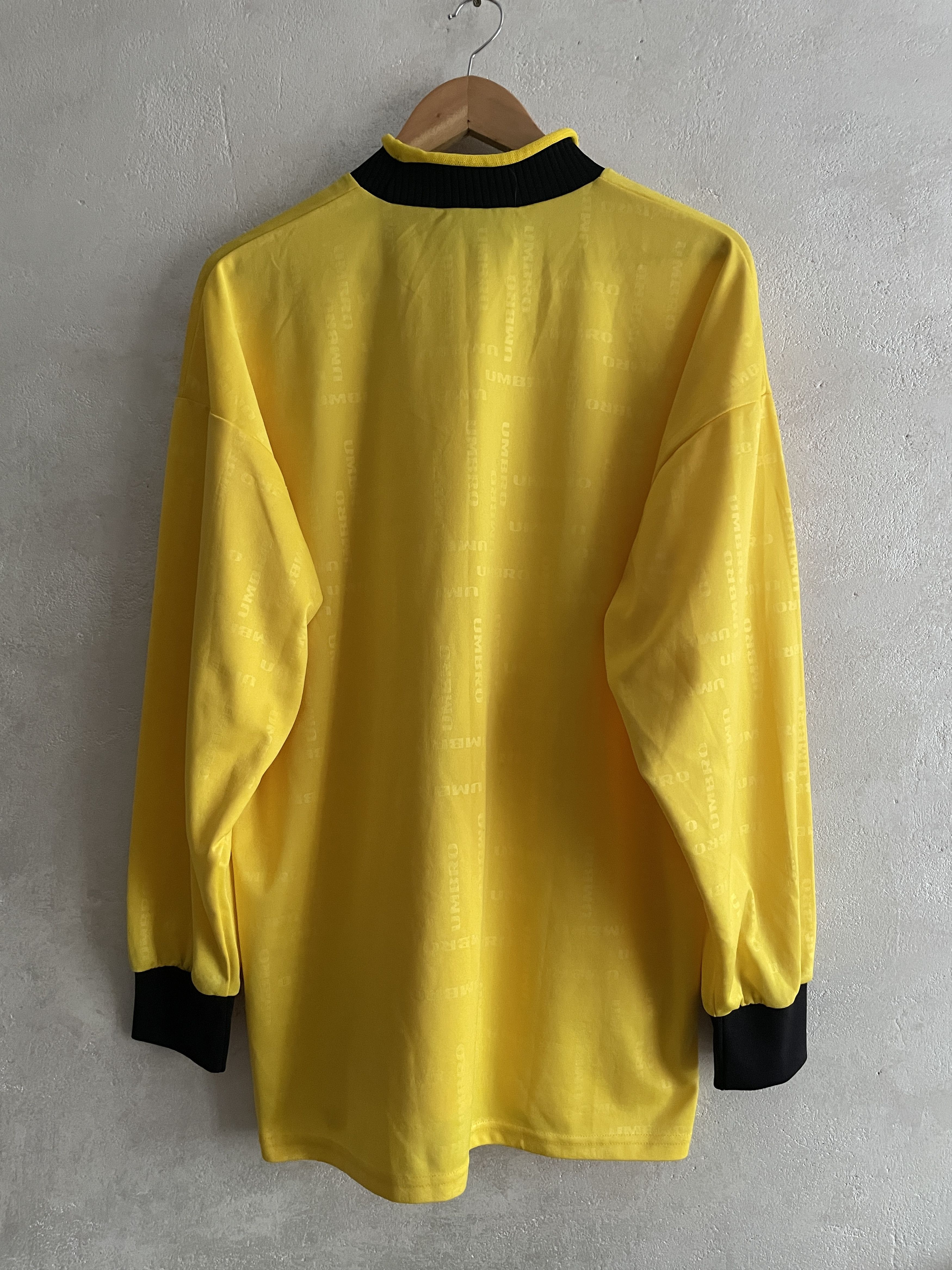 Umbro Umbro Template 90s Football Shirt Soccer Vintage Jersey Size US L / EU 52-54 / 3 - 2 Thumbnail