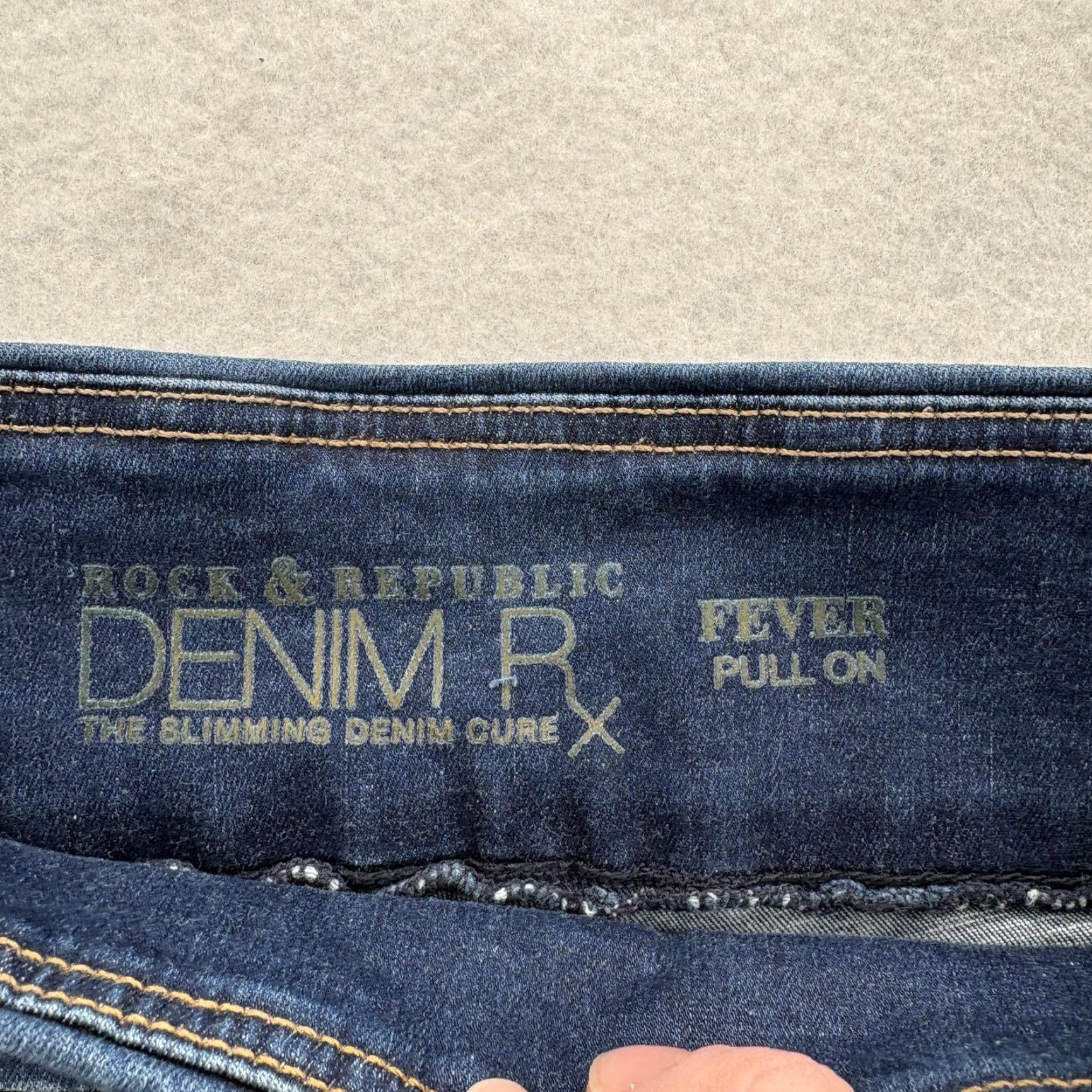 Vintage Rock & Republic Jeans Womens 4 Dark Wash Fever Pull On Skinny Ankle Denim Grunge Size 27" / US 4 / IT 40 - 4 Thumbnail