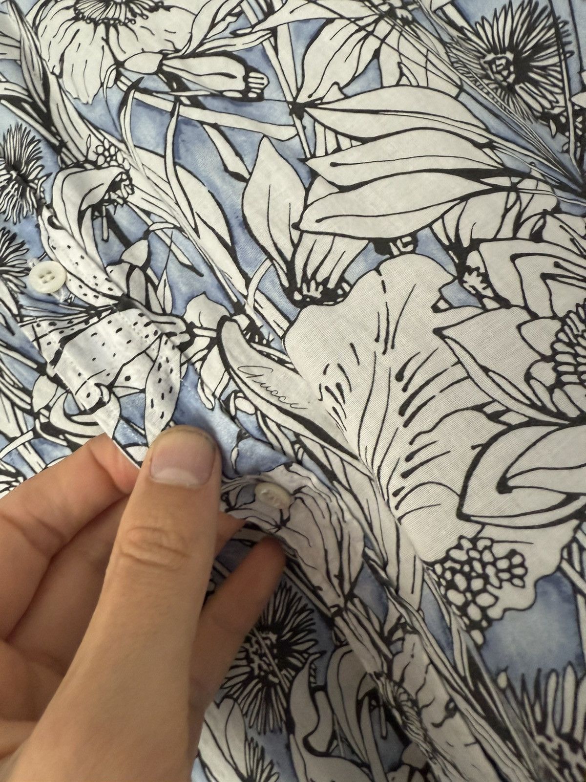 Gucci Floral Print Cotton Shirt in Blue & White Size US M / EU 48-50 / 2 - 5 Thumbnail