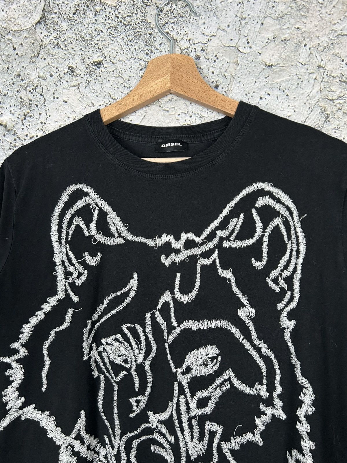 Diesel Vintage Diesel Embroidered Wolf Animal Graphic Tee Y2K 00s Size US S / EU 44-46 / 1 - 3 Thumbnail