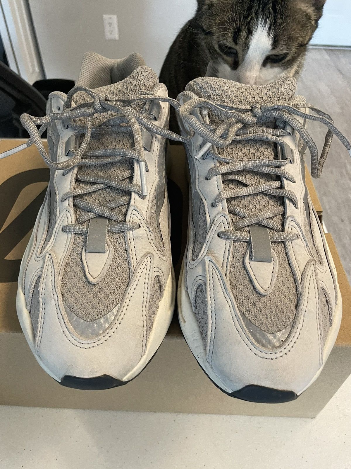 kanye west yeezy 700 static