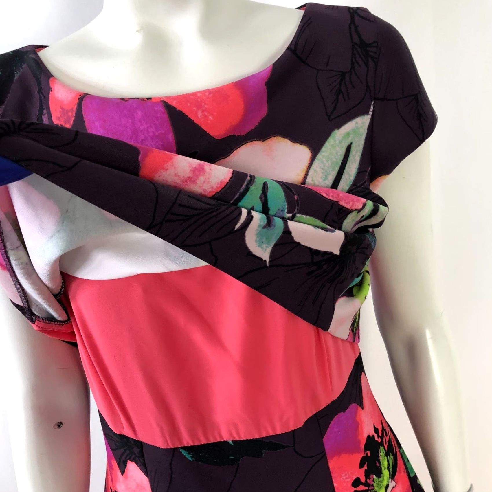 Vince Camuto Vince Camuto Dress Floral All Over Print Purple Knee Length A-Line 10 Tiered Short Sleeve Pullover Round Neck Women’s Size L / US 10 / IT 46 - 3 Thumbnail