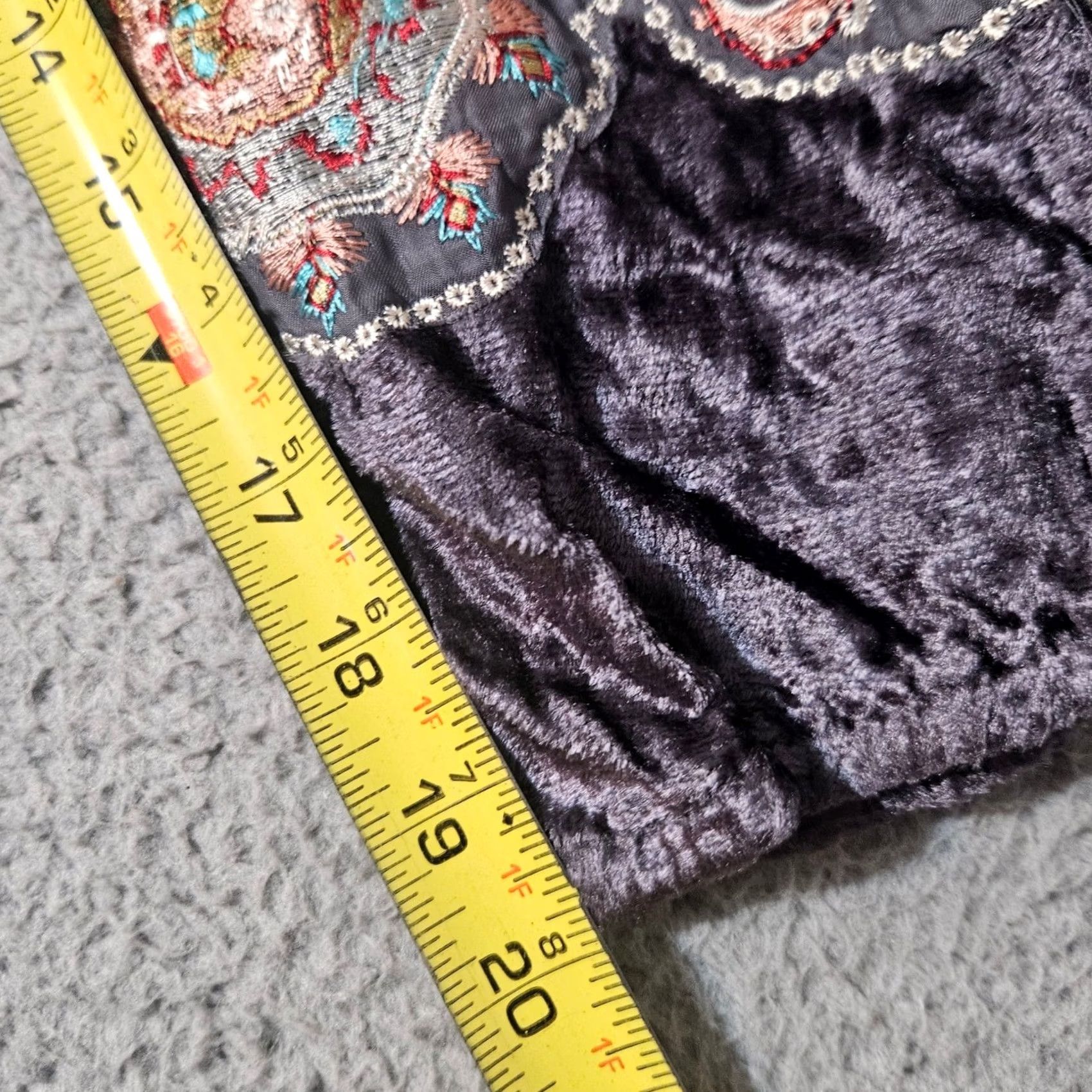 Vintage Sundance Embroidered Velvet Top Gray Boho Popover Size Medium Women's Size M / US 6-8 / IT 42-44 - 7 Thumbnail