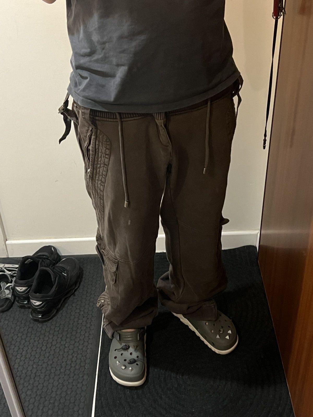 Dolce & Gabbana dolce&gabbana y2k multipocket double waist cargo sweatpants Size US 32 / EU 48 - 19 Thumbnail