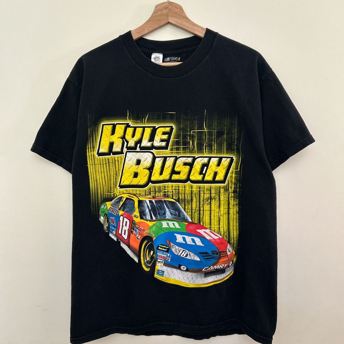 NASCAR Vintage 2011 Kyle Busch M&M Nascar Tee Size US L / EU 52-54 / 3 - 1 Thumbnail
