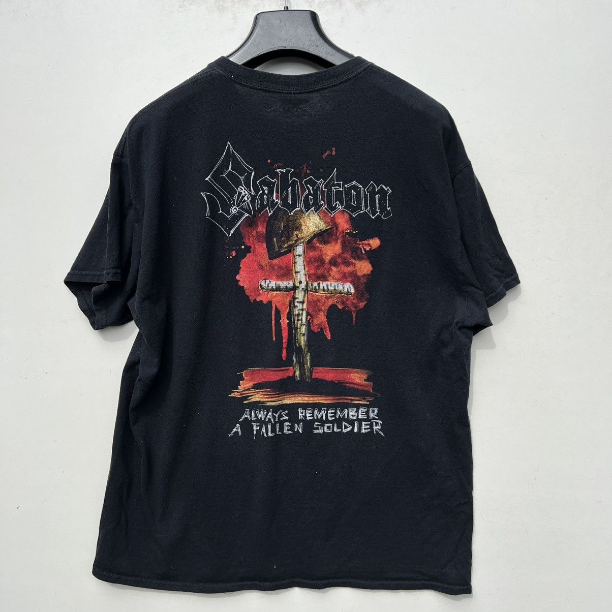 Band Tees × Vintage SABATON T-shirt Promo 2008 Always Remember A Fallen Soldier Size US XL / EU 56 / 4 - 6 Thumbnail