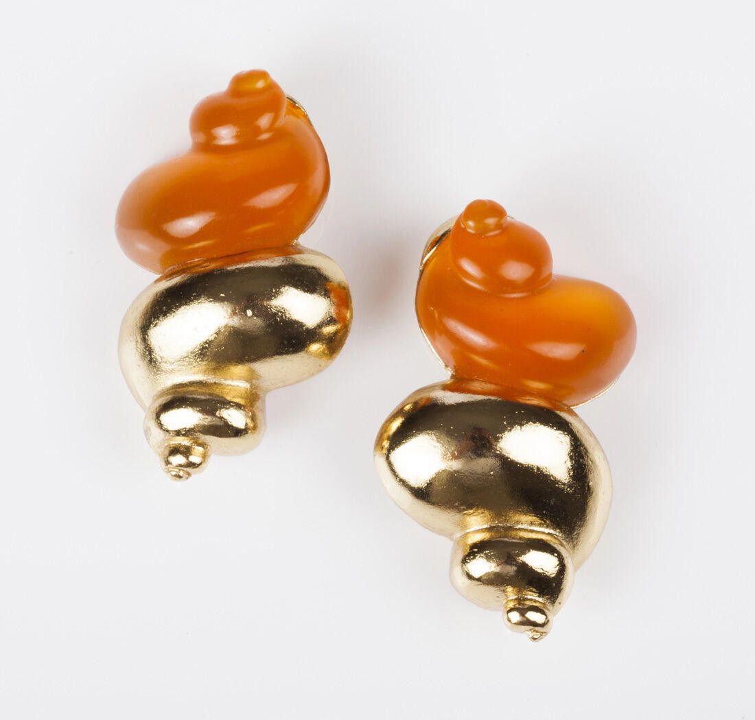 Christian Dior Monsieur Massive Runway Christian Dior Shell Earrings Size ONE SIZE - 1 Thumbnail