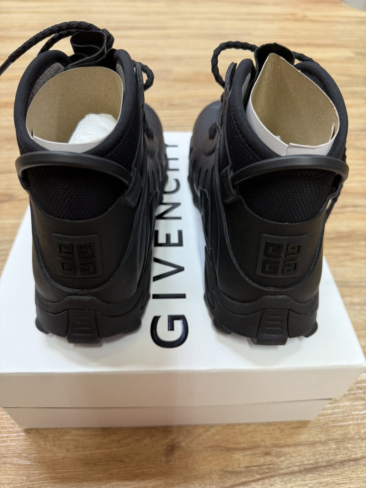 Givenchy Givenchy x Bogs High Lace up Boots in Black Rubber Size US 10 / EU 43 - 3 Thumbnail