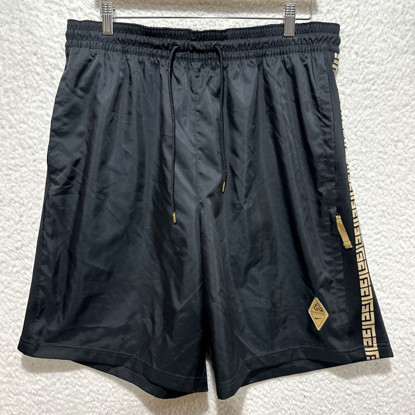 Nike Nike Coming to America Basketball Shorts Nike CQ6313-010 Men Black XXL Size US 39 - 2 Thumbnail