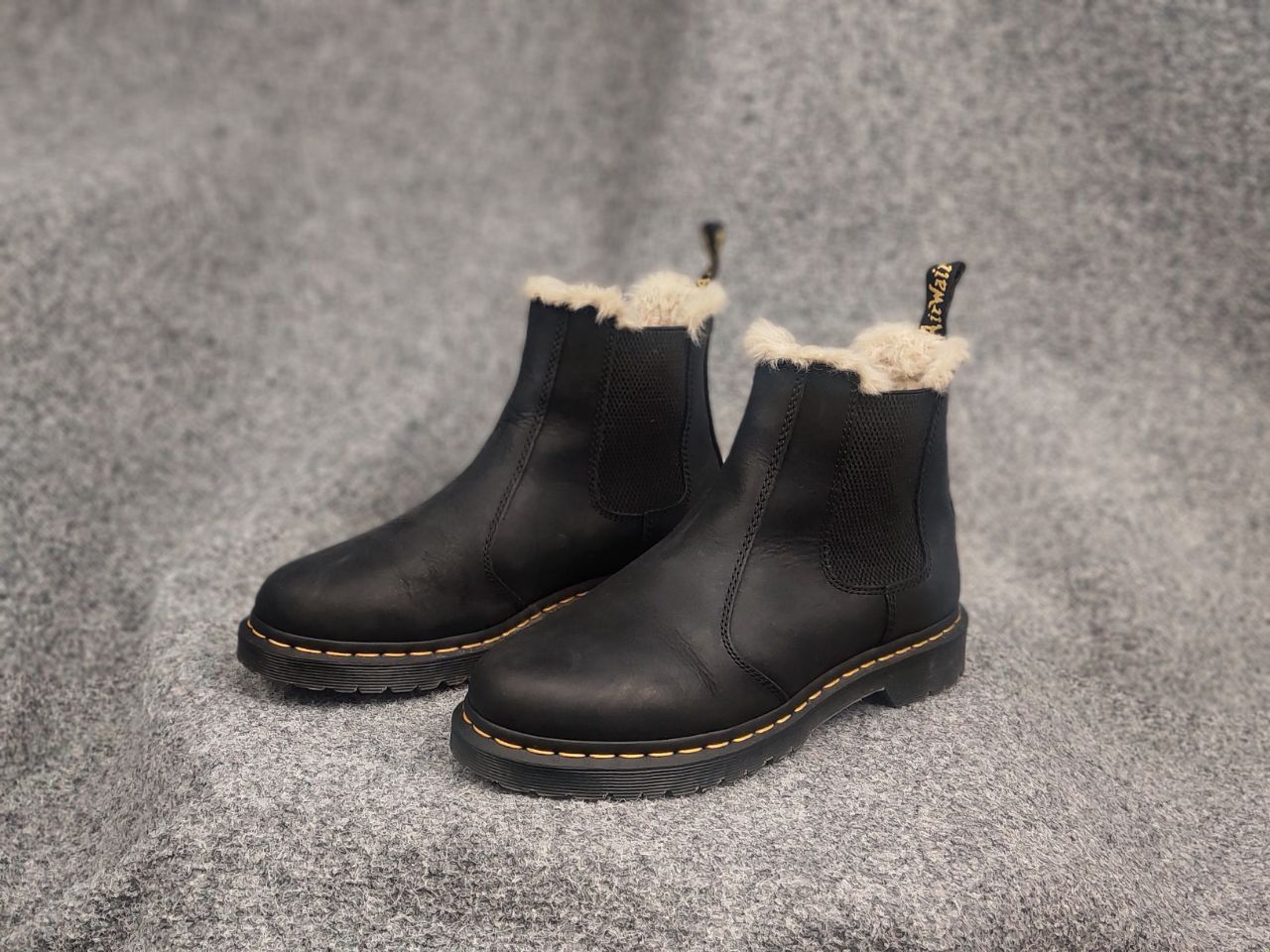 Dr. Martens Dr.Martens 2976 Leonore Leather Fur Lined Chelsea boots Size US 11 / IT 41 - 7 Thumbnail