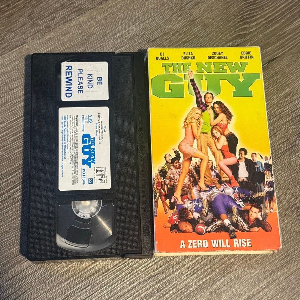 Vintage 2002 Columbia Tristar Home Entertainment The New Guy VHS Bla Size ONE SIZE - 2 Thumbnail
