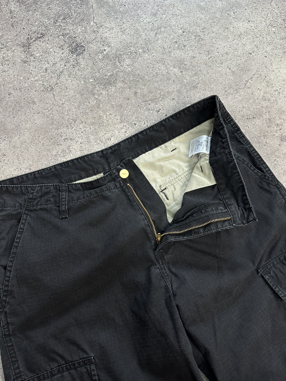 Carhartt × Vintage Vintage Carhartt Cargo Distressed Pants Faded Black Y2K Size US 34 / EU 50 - 5 Thumbnail