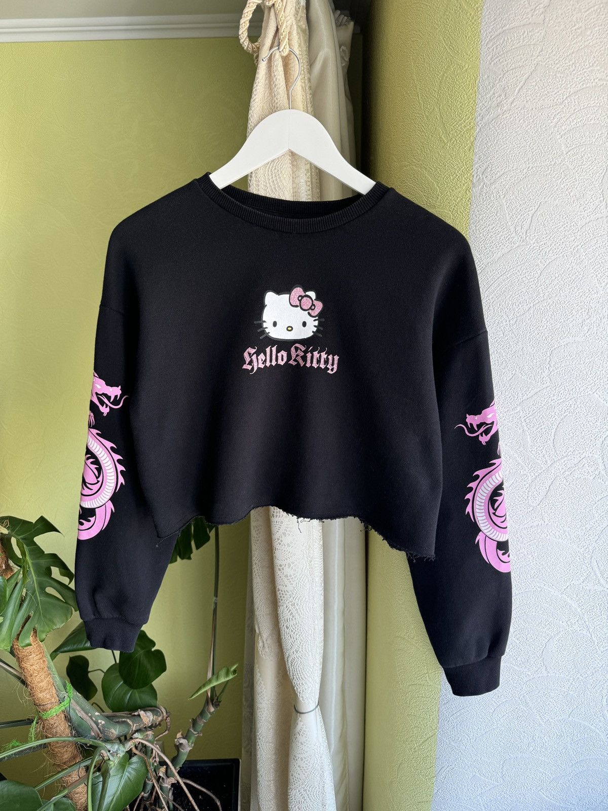 Japanese Brand Y2K Hello Kitty Cropped Japanese Dragon Sweatshirt if6was9 Size L / US 10 / IT 46 - 2 Thumbnail