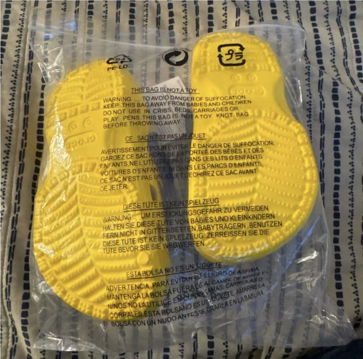 Crocs Minions crocs Size US 8.5 / EU 41-42 - 2 Thumbnail