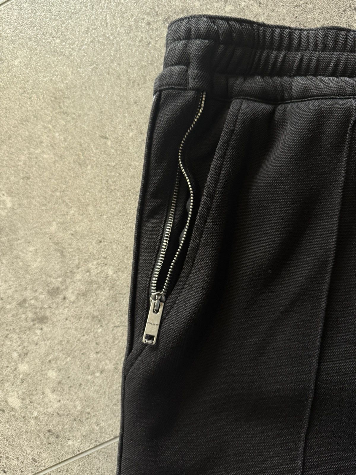 Givenchy GIVENCHY MENS BLACK SHORTS SIZE L Size US 36 / EU 52 - 5 Thumbnail
