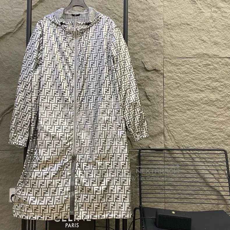 Fendi Fendi Trendy Printed Windbreaker Hooded Jacket Size US M / EU 48-50 / 2 - 1 Thumbnail