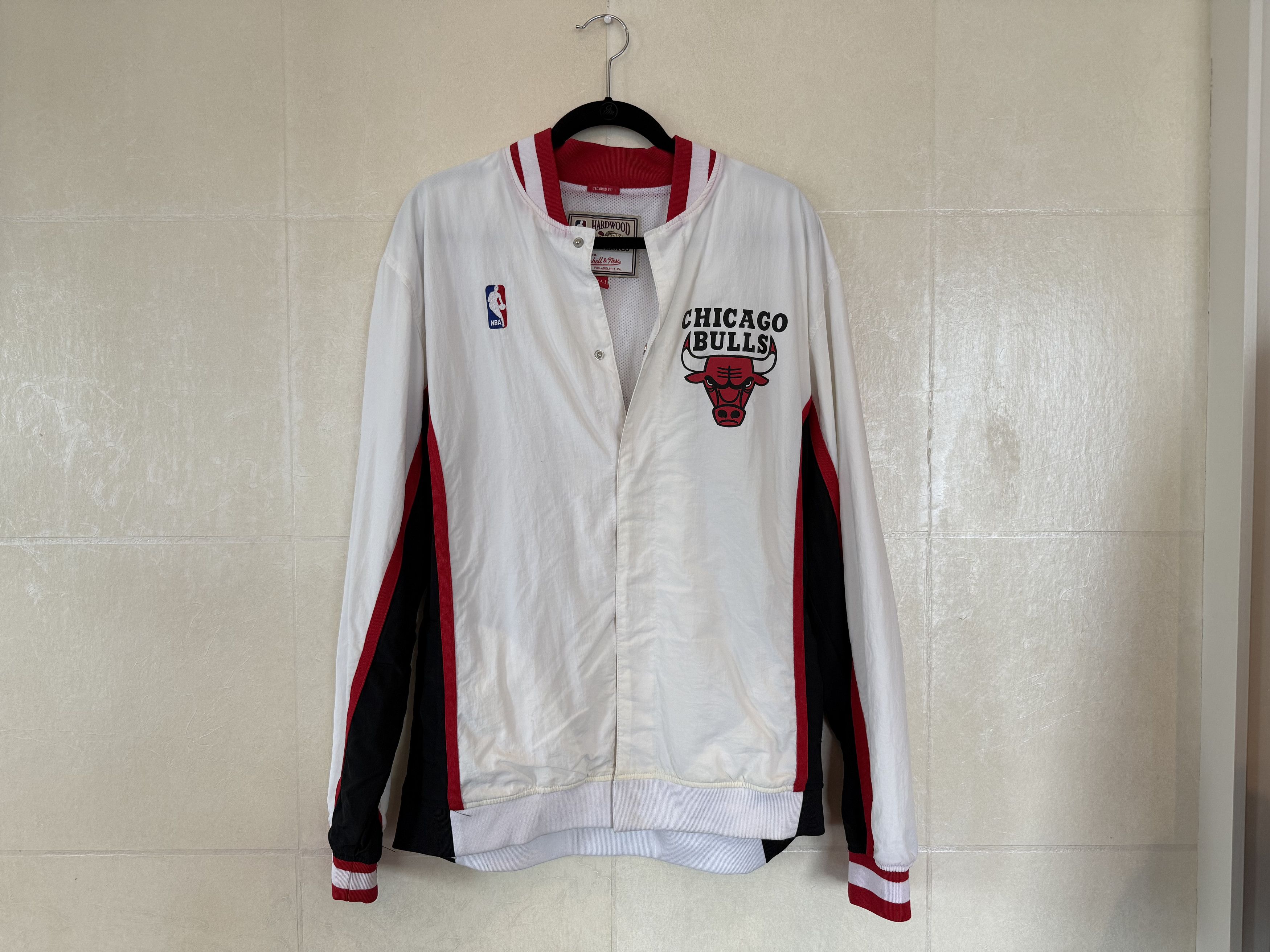 Mitchell & Ness Mitchell & Ness 1992 1993 Chicago Bulls Warm Up Jacket Size US L / EU 52-54 / 3 - 4 Thumbnail